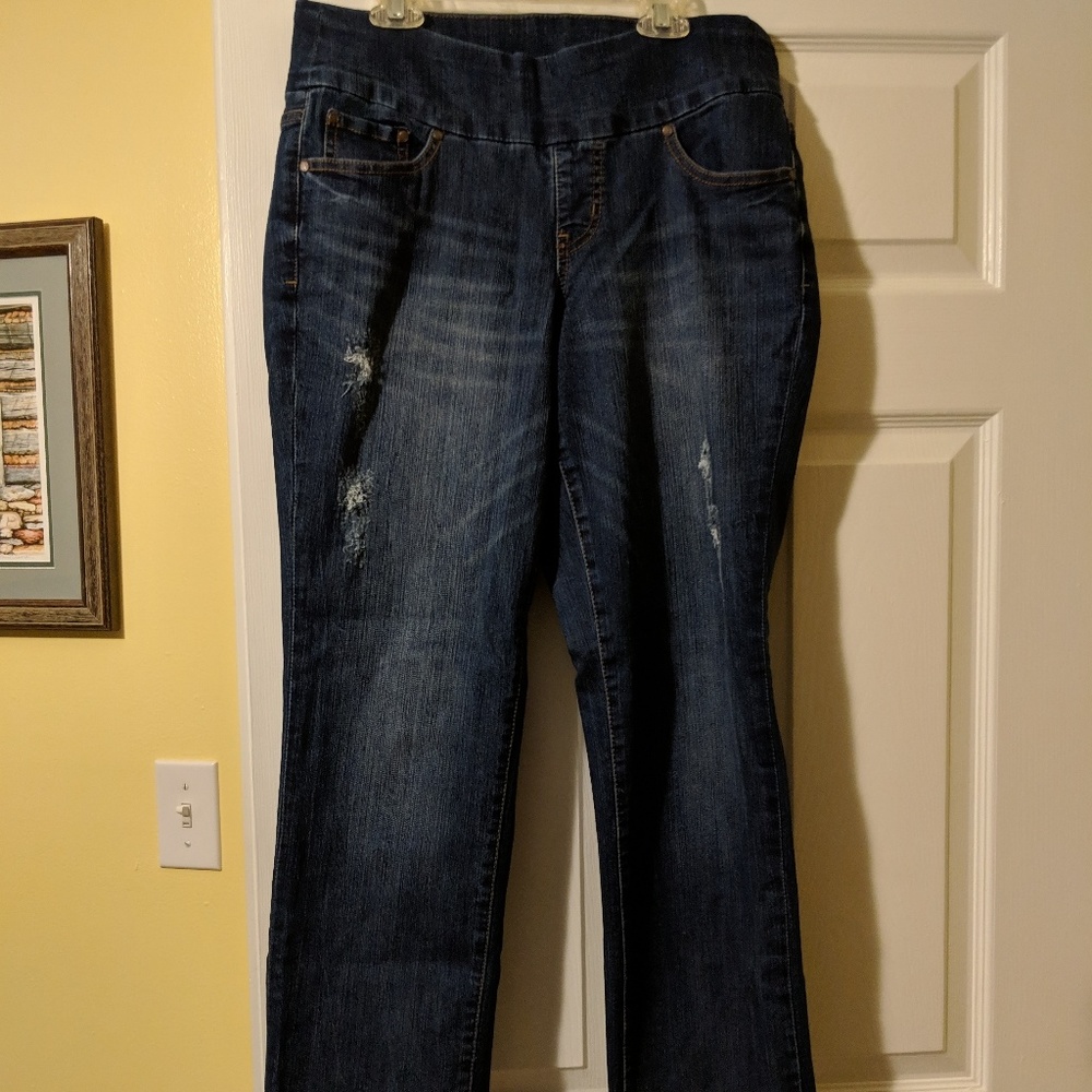 Pull On Distressed Jag Jeans